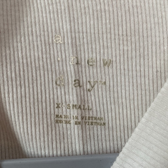 A New Day top - Picture 2 of 2